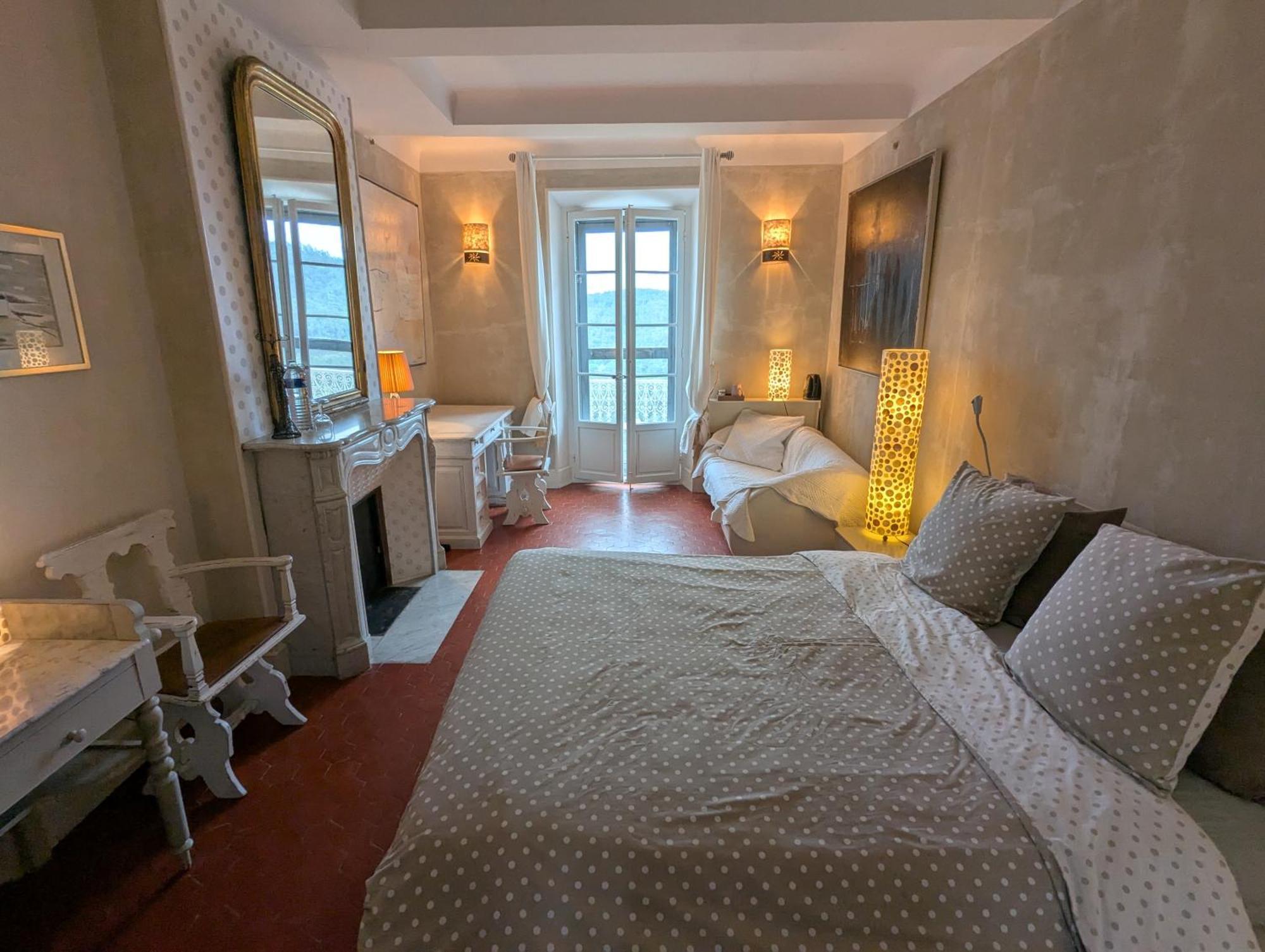 Les Chapeliers Bed & Breakfast Claviers Ngoại thất bức ảnh