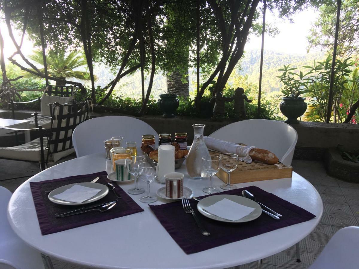 Les Chapeliers Bed & Breakfast Claviers Ngoại thất bức ảnh