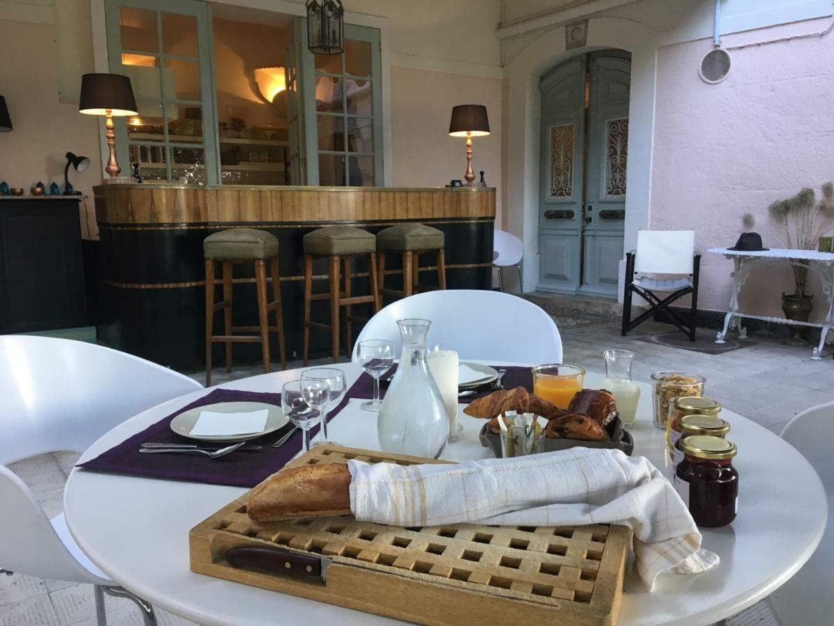 Les Chapeliers Bed & Breakfast Claviers Ngoại thất bức ảnh